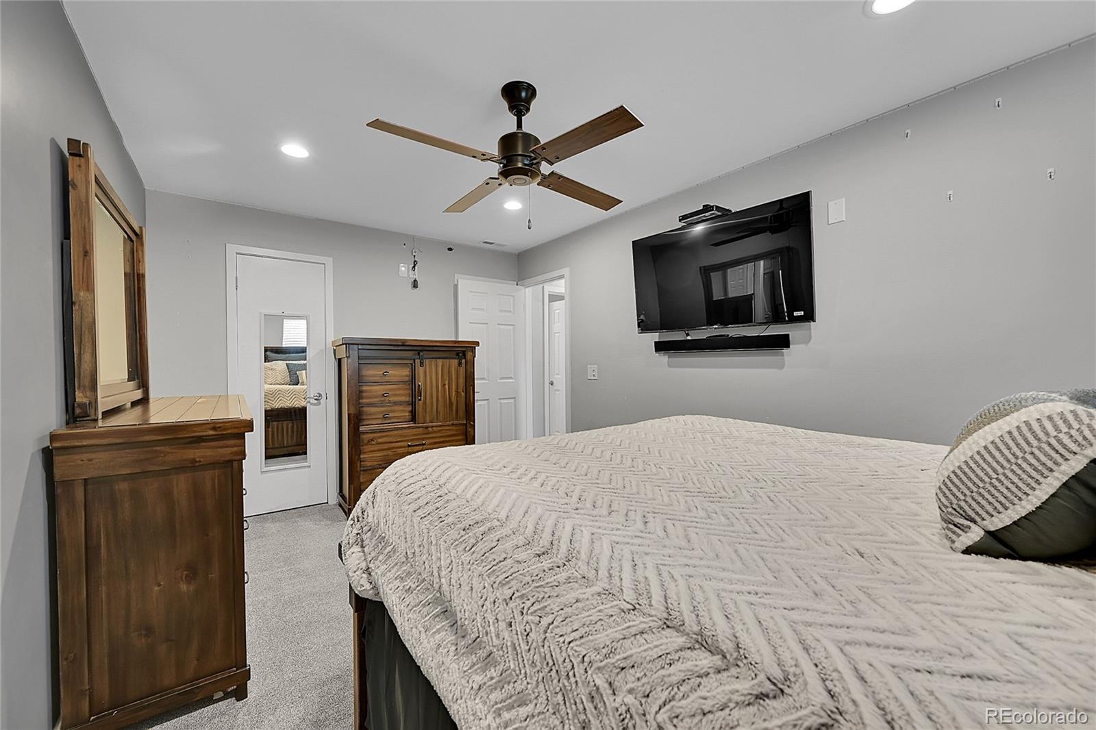 MLS Image #14 for 1922  danube way,aurora, Colorado