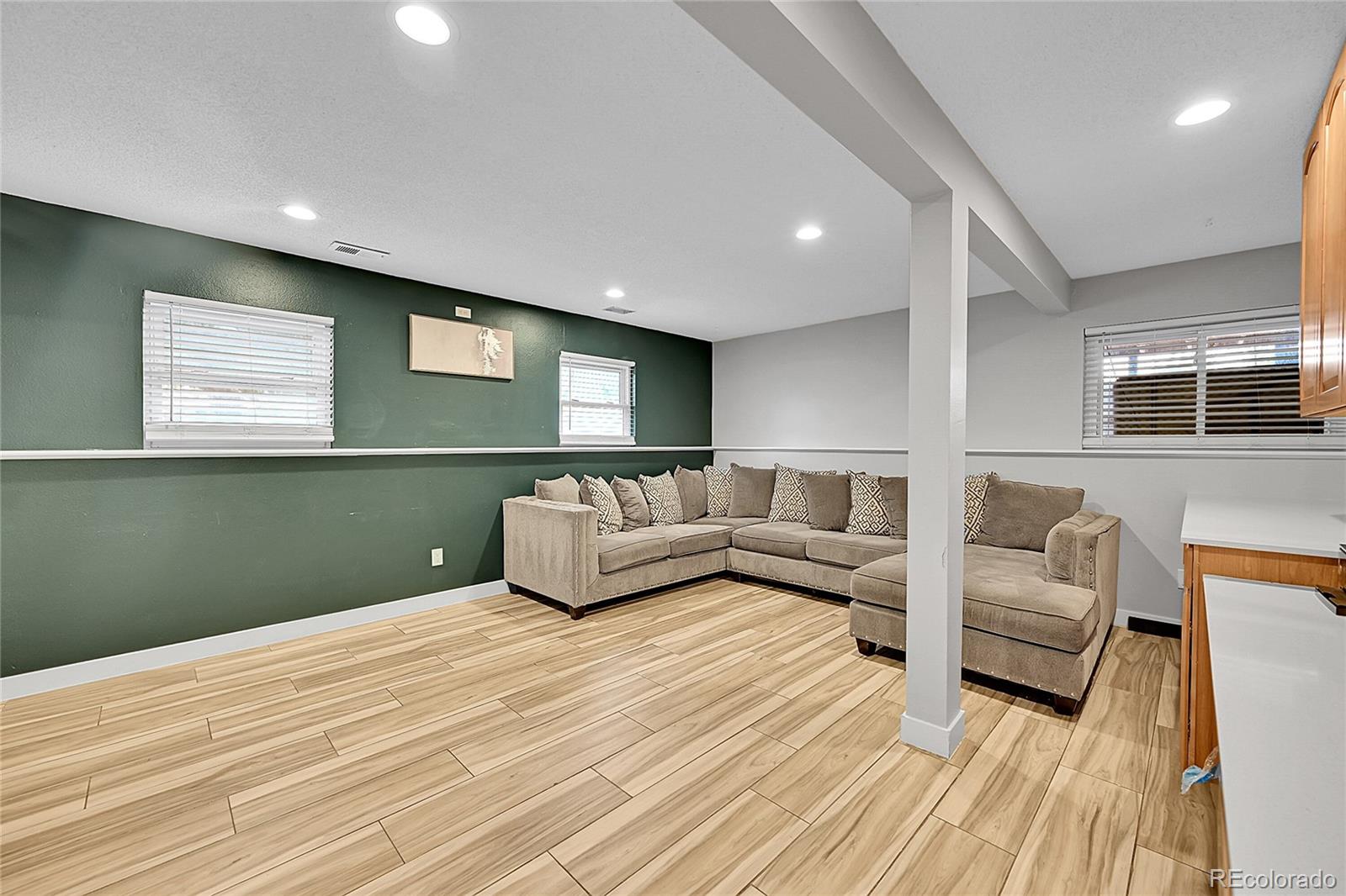 MLS Image #4 for 1922  danube way,aurora, Colorado