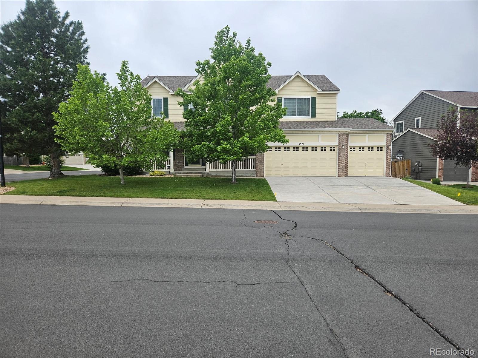 MLS Image #3 for 5571 s sicily street,aurora, Colorado