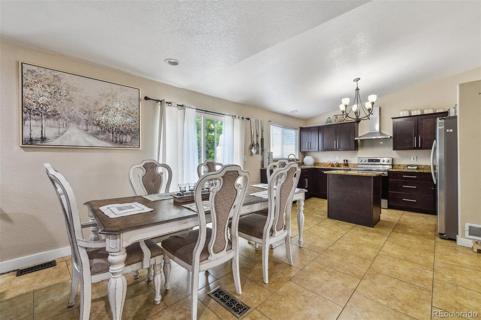 MLS Image #10 for 20651 e 42nd avenue,denver, Colorado