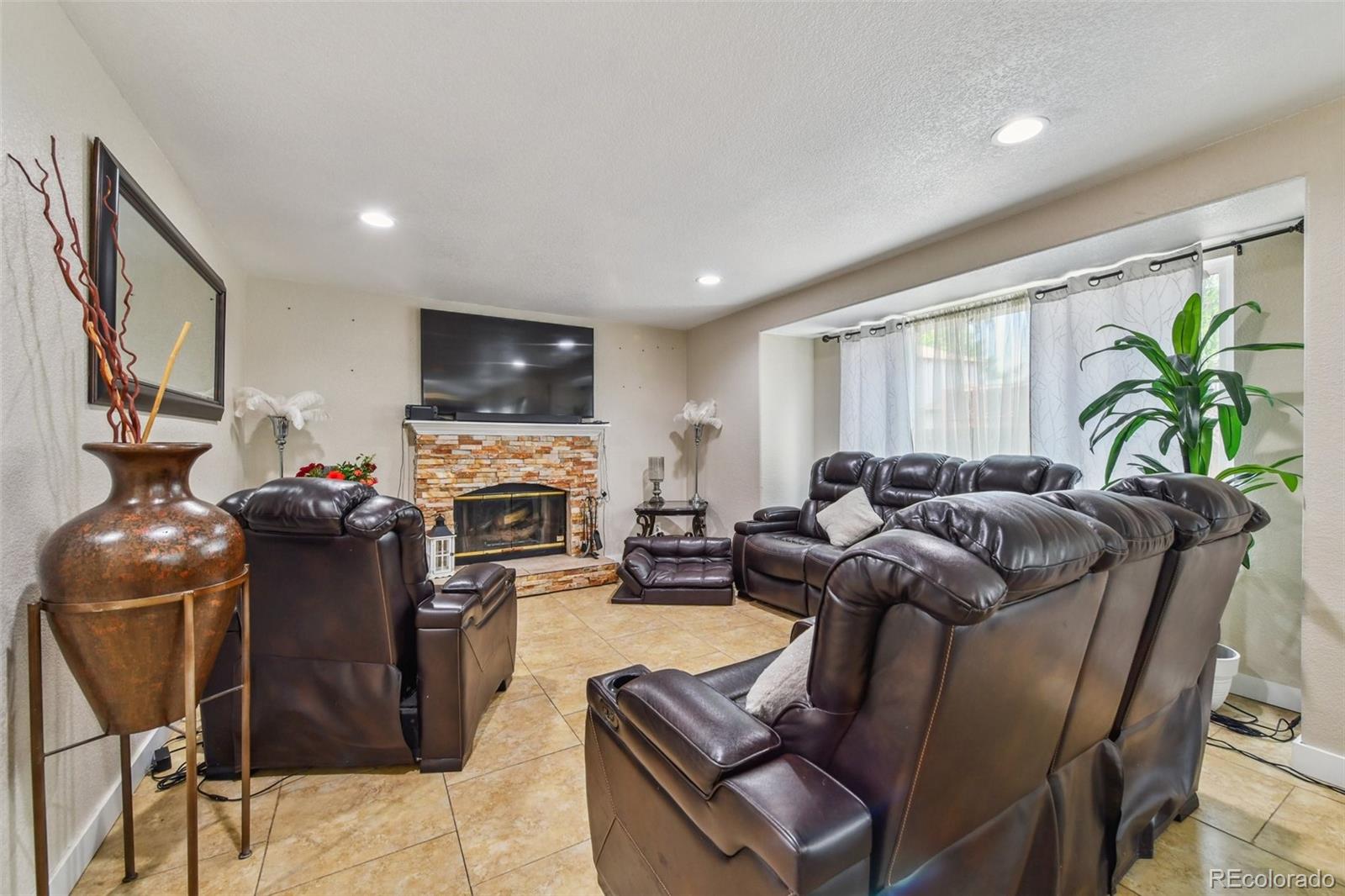 MLS Image #12 for 20651 e 42nd avenue,denver, Colorado