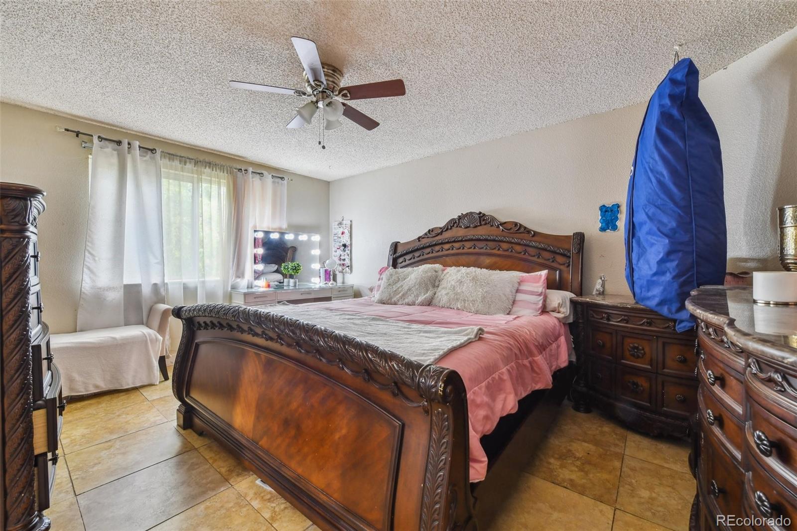 MLS Image #17 for 20651 e 42nd avenue,denver, Colorado
