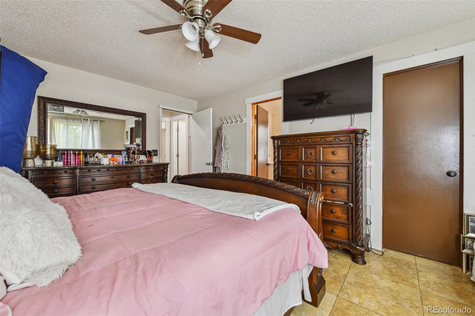 MLS Image #19 for 20651 e 42nd avenue,denver, Colorado