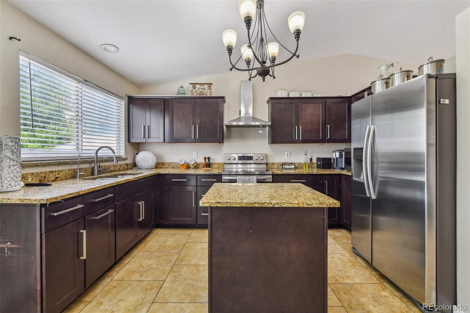 MLS Image #6 for 20651 e 42nd avenue,denver, Colorado