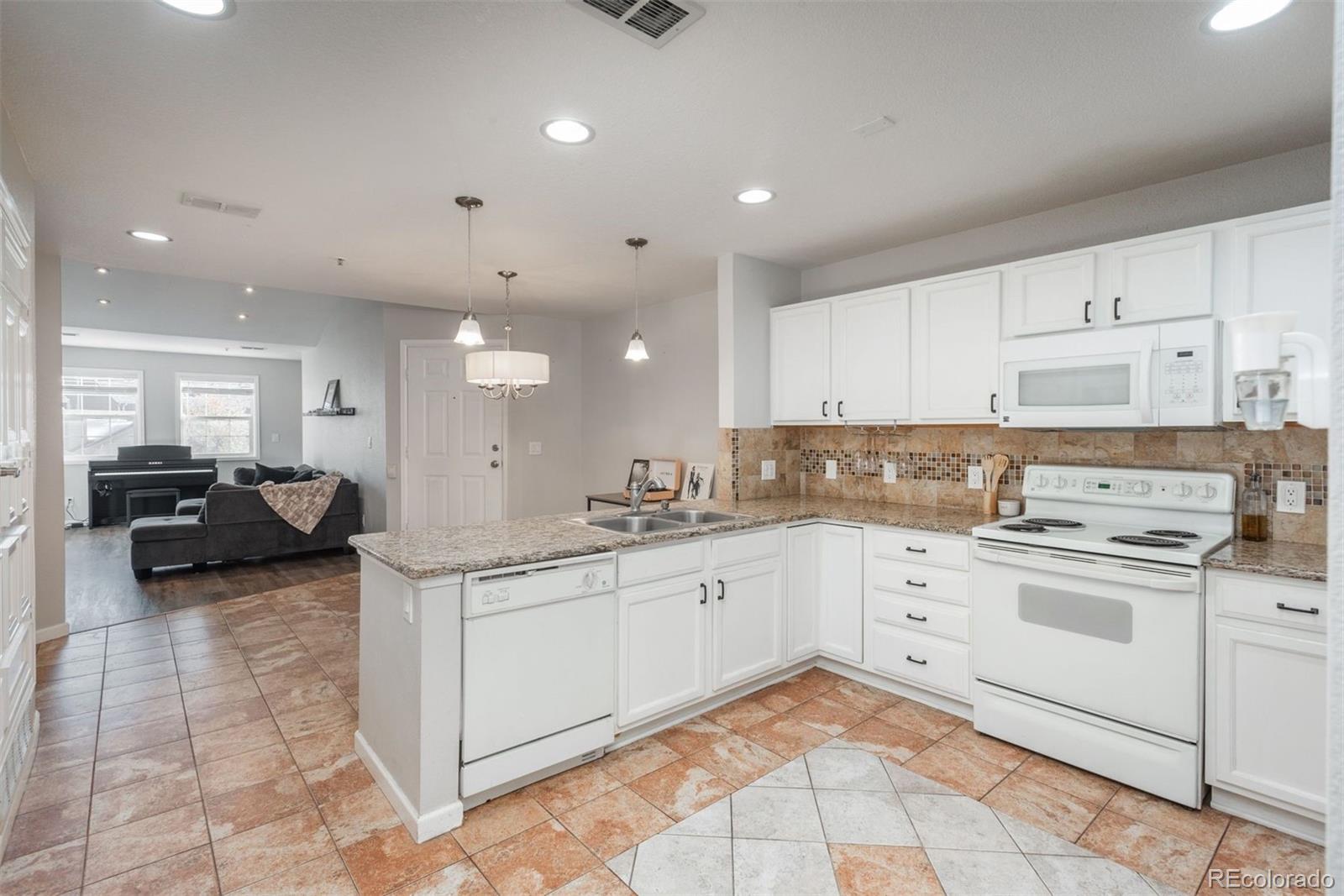 MLS Image #4 for 12281 e tennessee drive,aurora, Colorado
