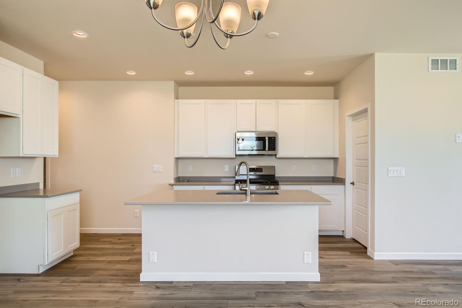 MLS Image #10 for 9085  rifle street,commerce city, Colorado