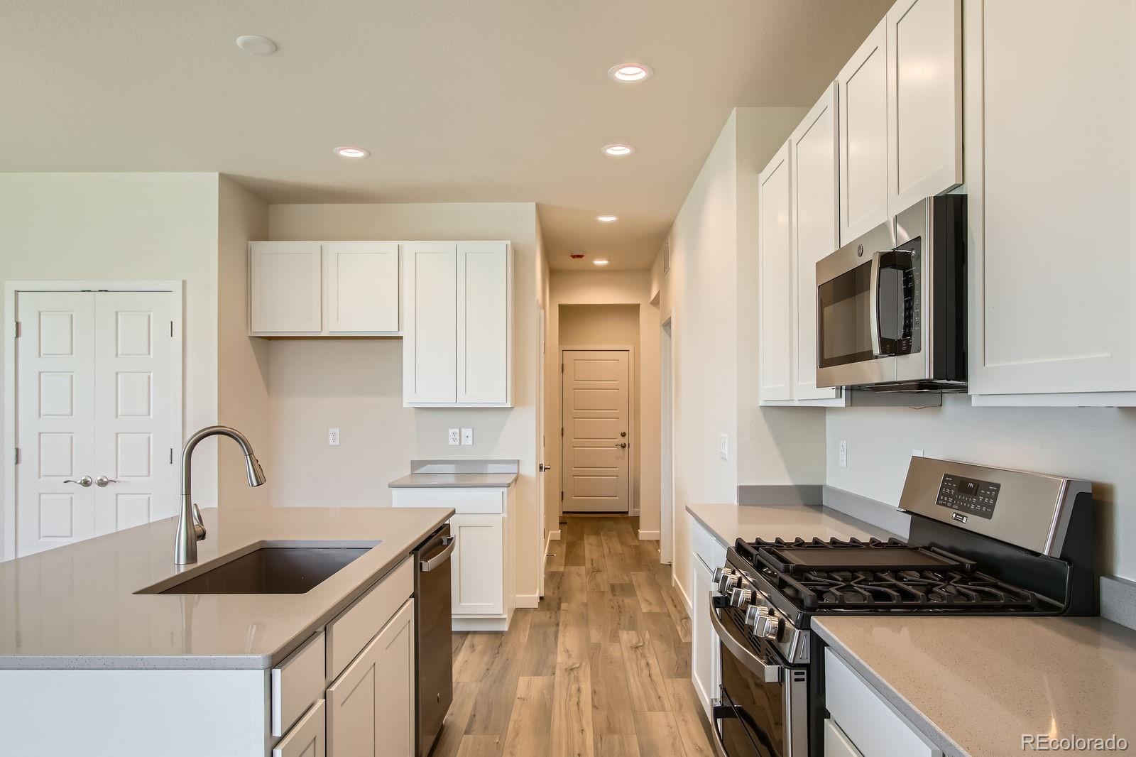 MLS Image #11 for 9085  rifle street,commerce city, Colorado