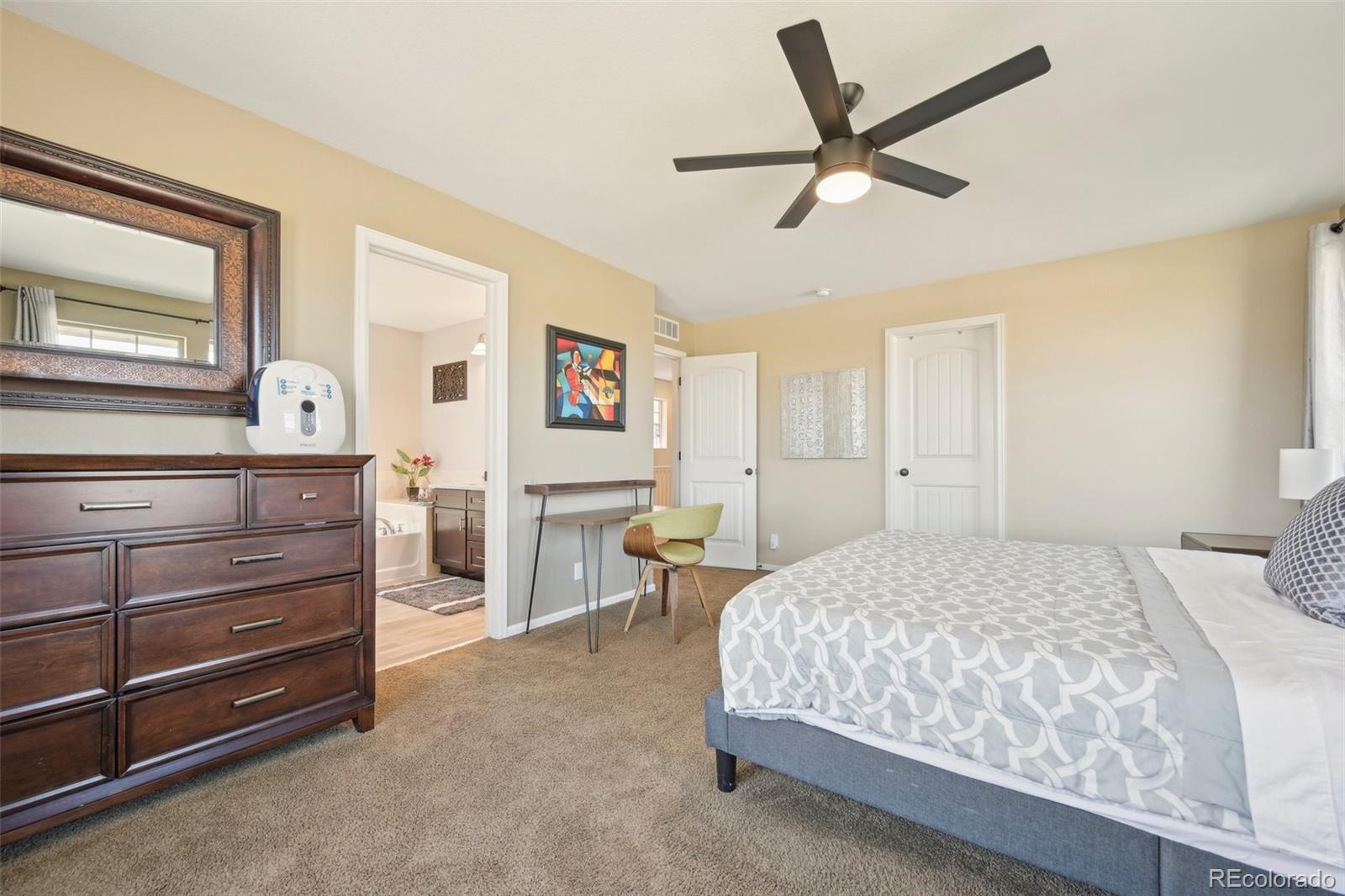 MLS Image #12 for 7902 e 49th place,denver, Colorado