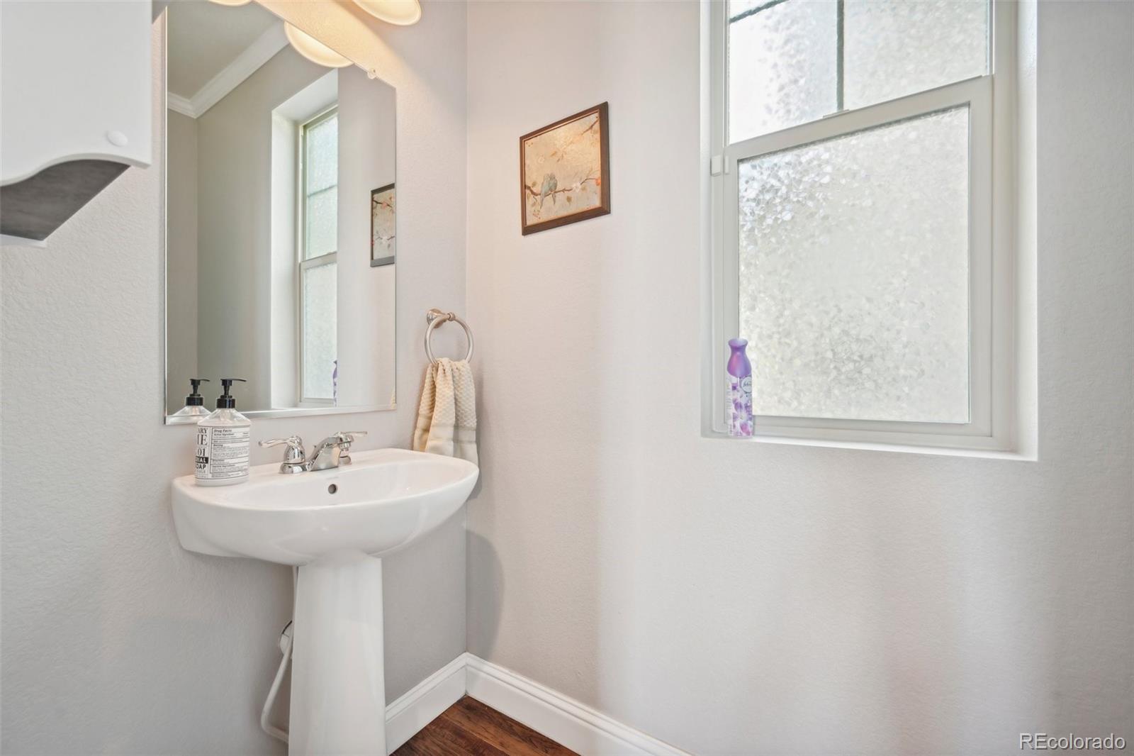 MLS Image #9 for 7902 e 49th place,denver, Colorado
