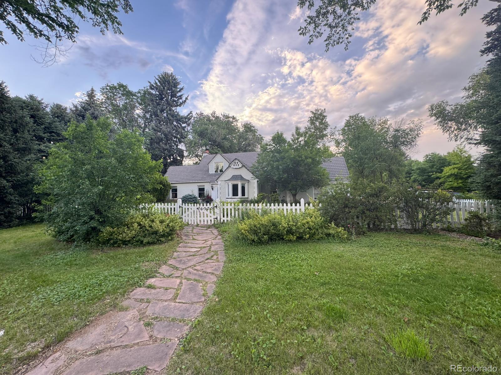 MLS Image #2 for 6375 e 6th avenue parkway,denver, Colorado