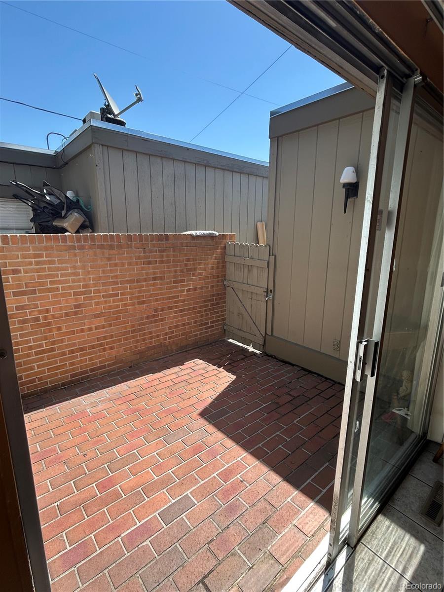 MLS Image #4 for 3548 s hillcrest drive,denver, Colorado