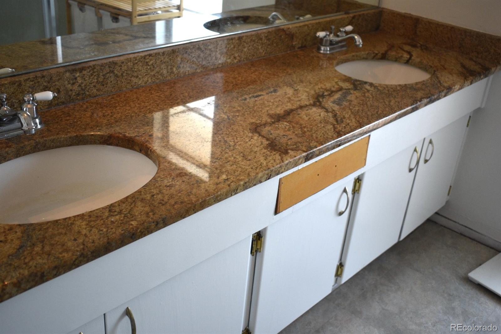 MLS Image #7 for 3548 s hillcrest drive,denver, Colorado