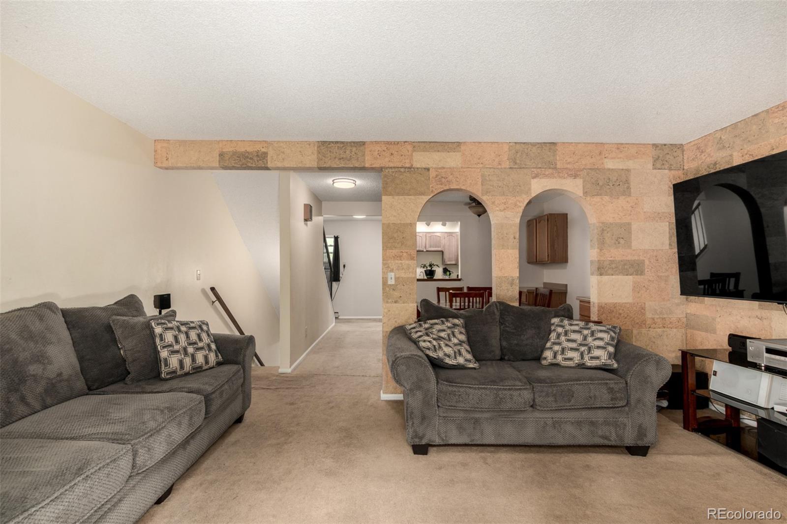 MLS Image #14 for 902 s yukon street,lakewood, Colorado