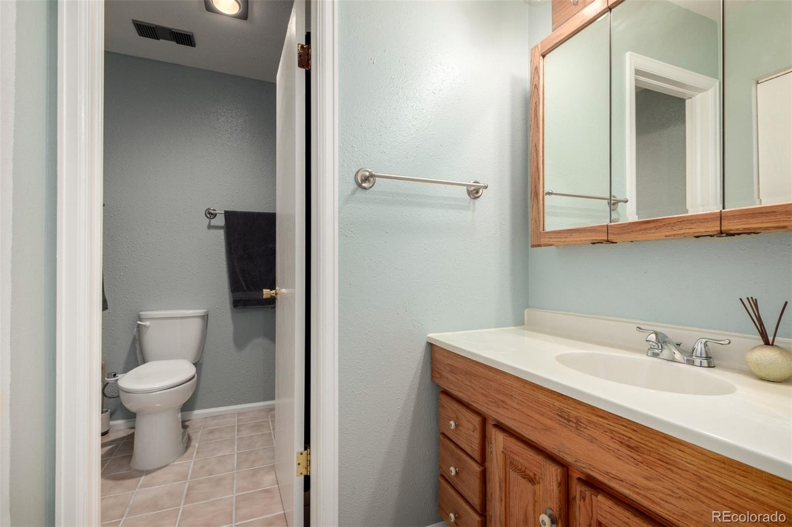 MLS Image #29 for 902 s yukon street,lakewood, Colorado