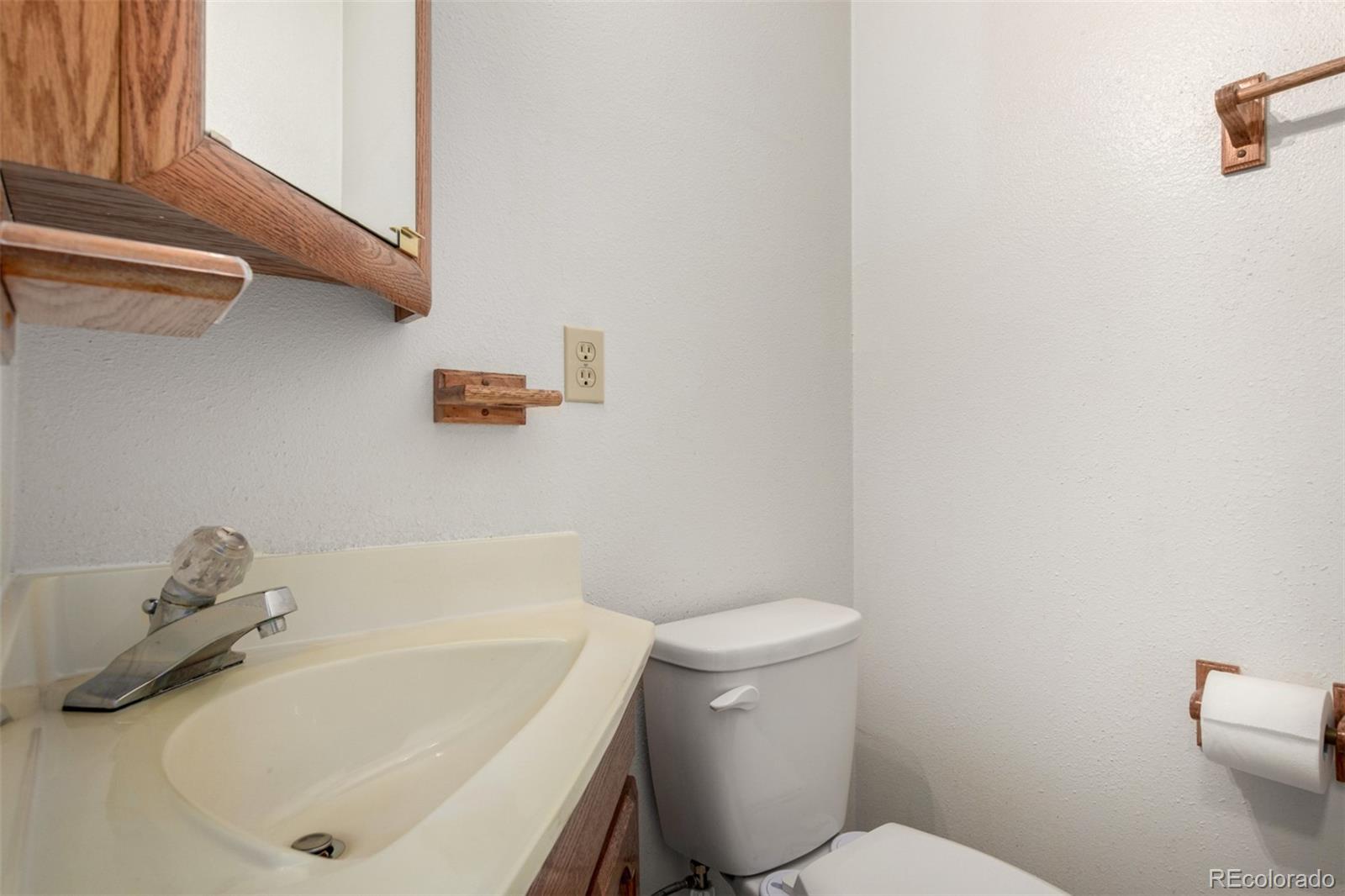 MLS Image #9 for 902 s yukon street,lakewood, Colorado