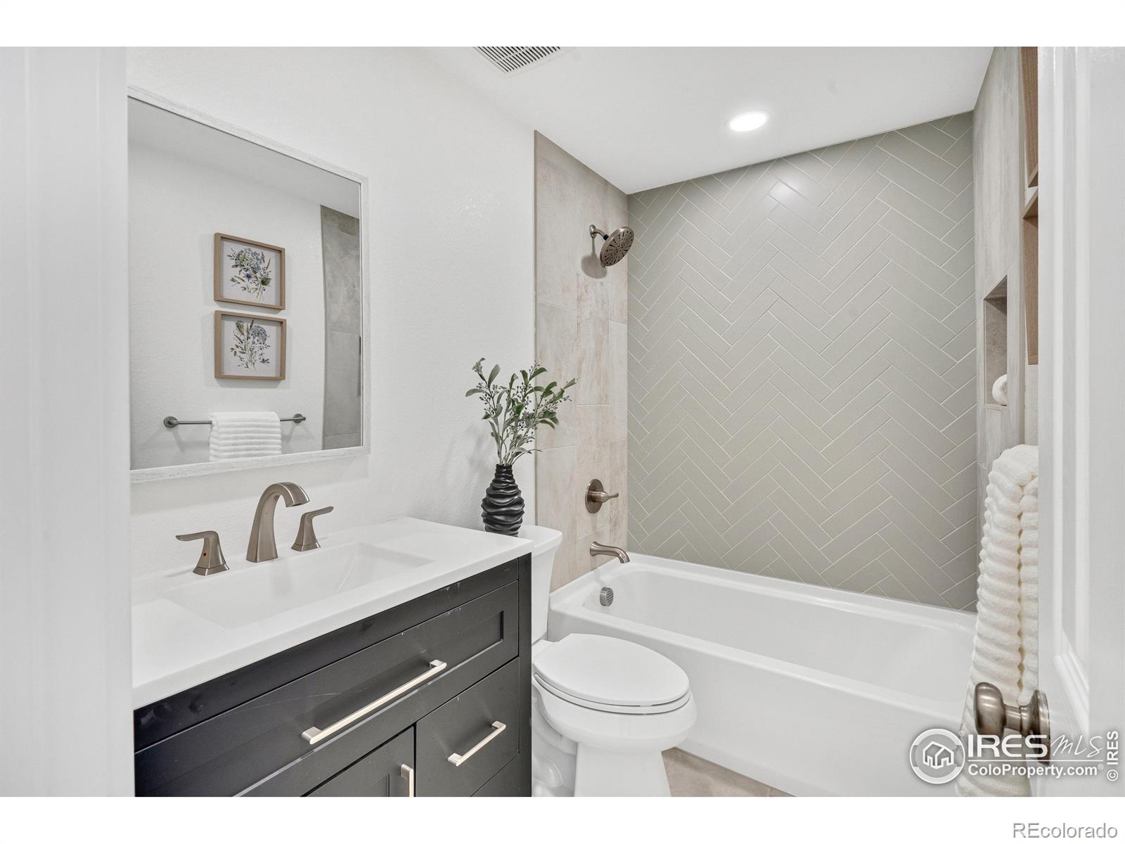 MLS Image #17 for 7826  joan drive,denver, Colorado