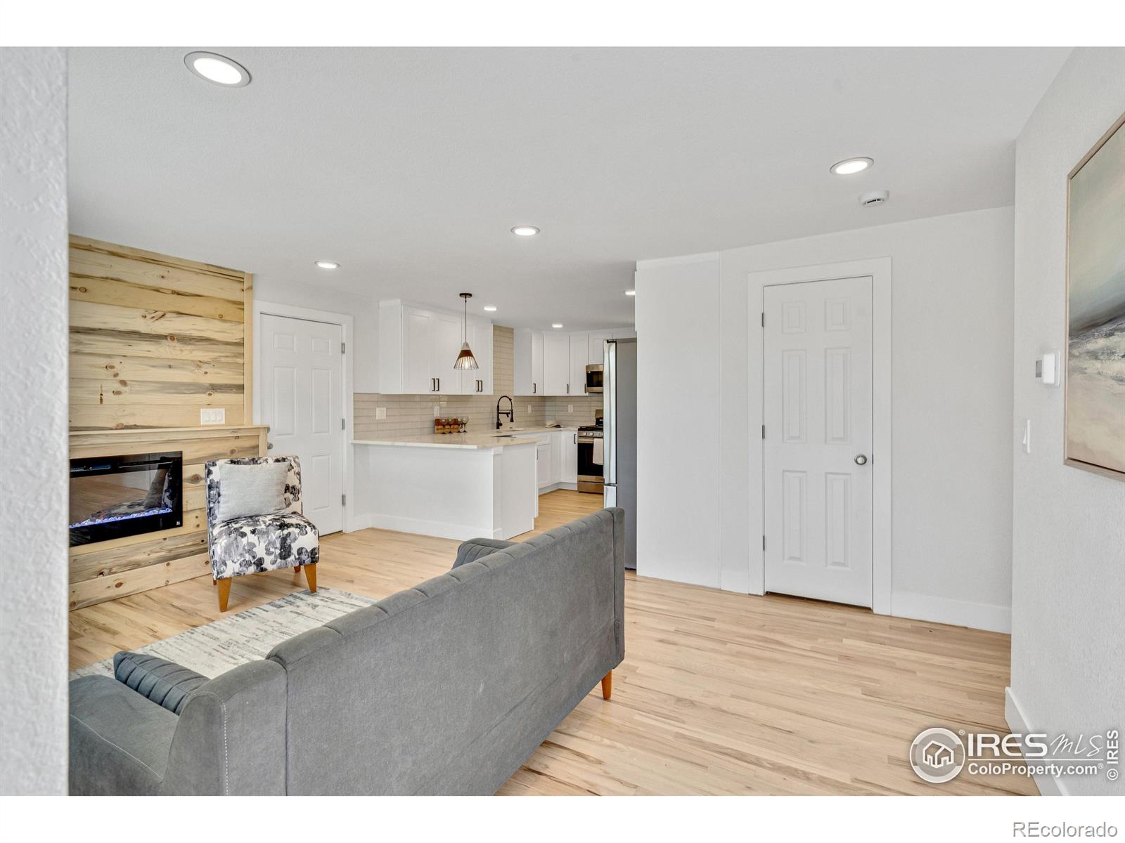 MLS Image #4 for 7826  joan drive,denver, Colorado