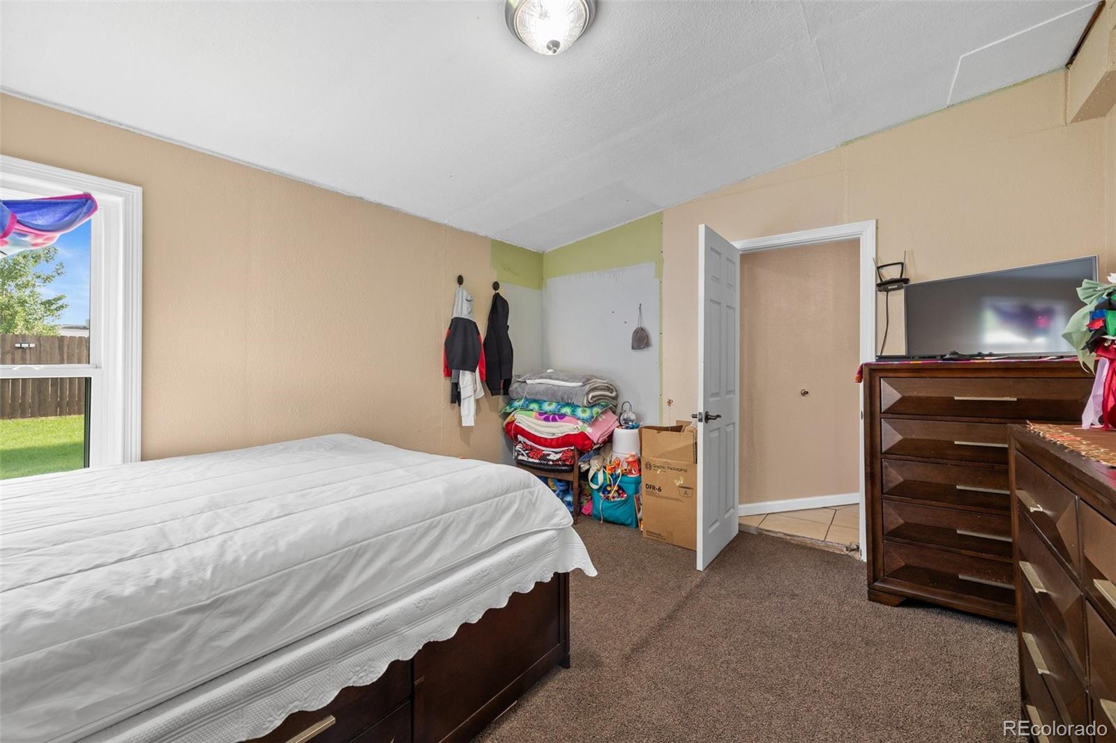 MLS Image #11 for 11192 e 7th avenue,aurora, Colorado