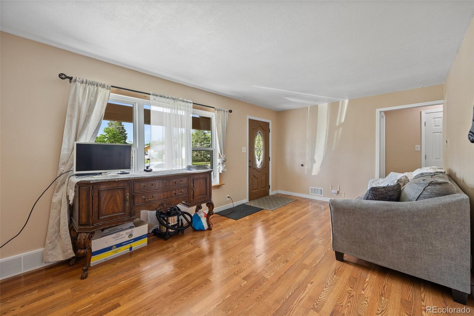 MLS Image #4 for 11192 e 7th avenue,aurora, Colorado