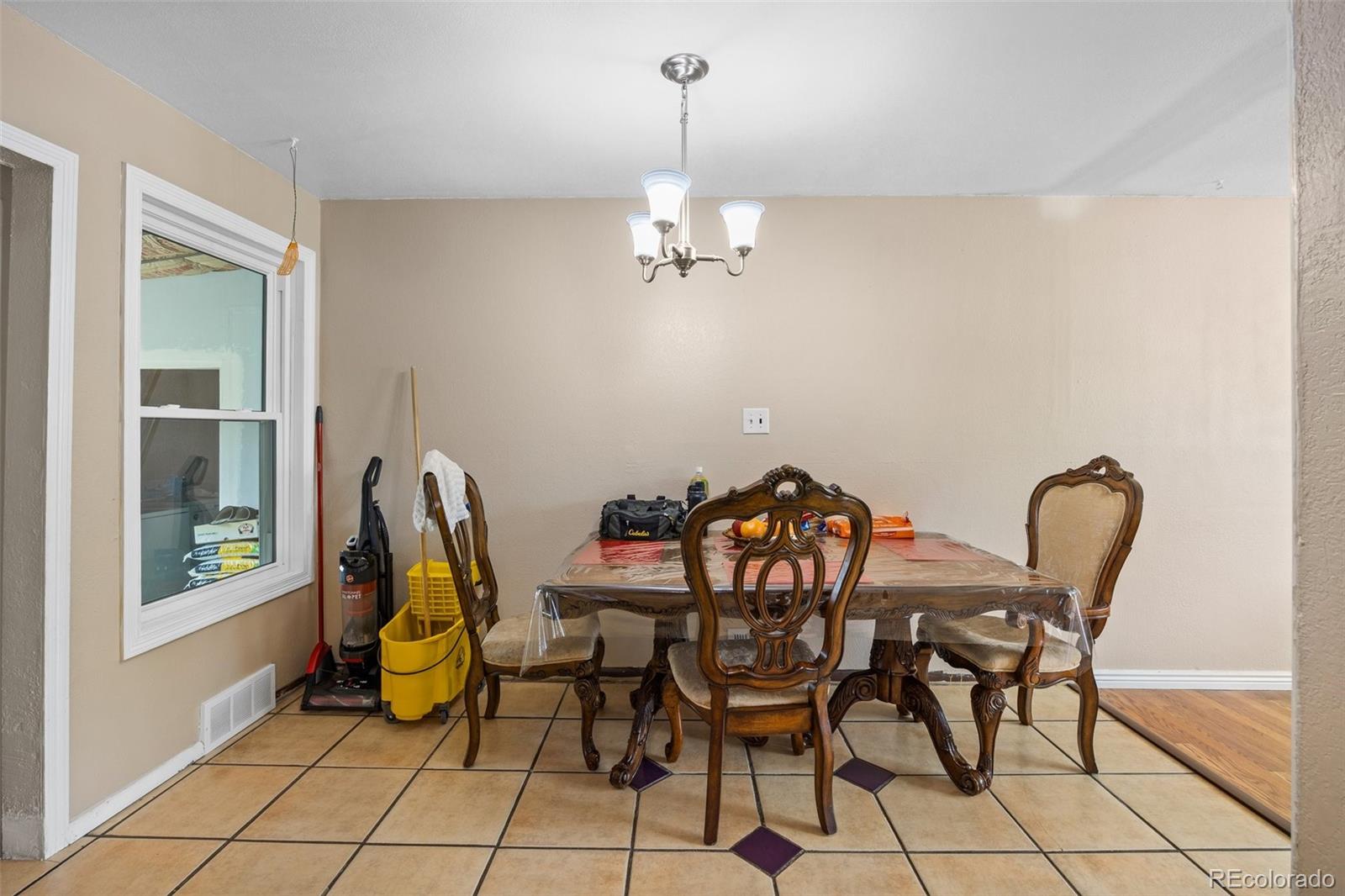 MLS Image #8 for 11192 e 7th avenue,aurora, Colorado
