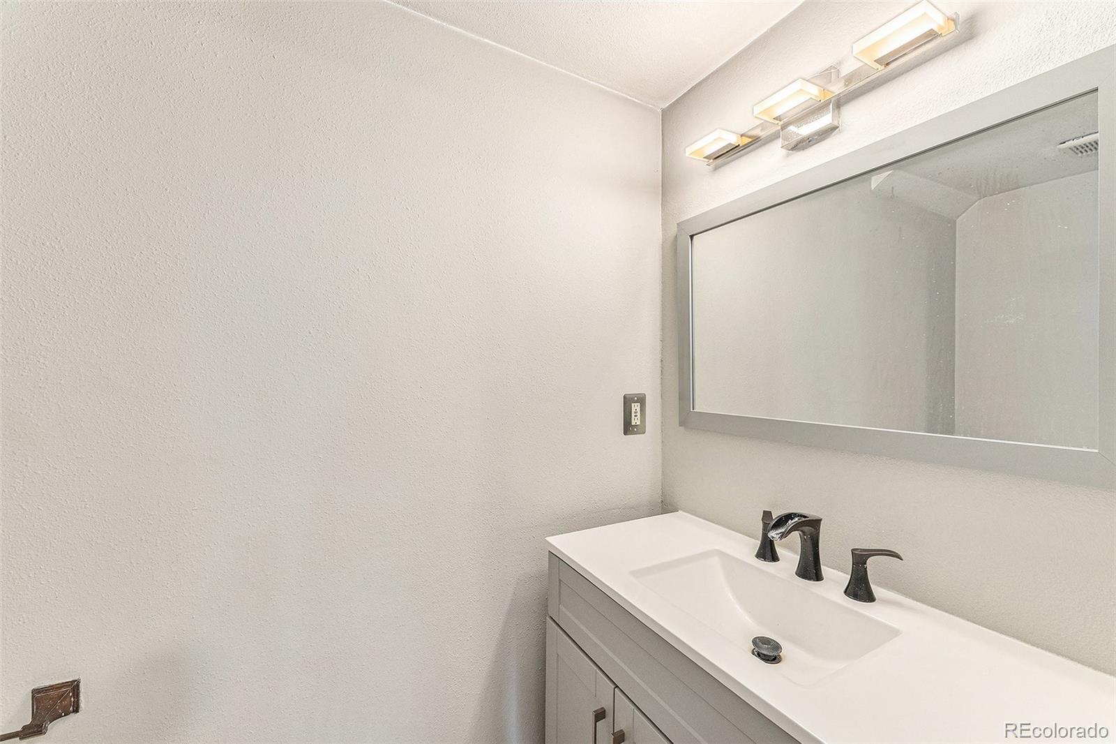 MLS Image #13 for 3550 s harlan street,denver, Colorado
