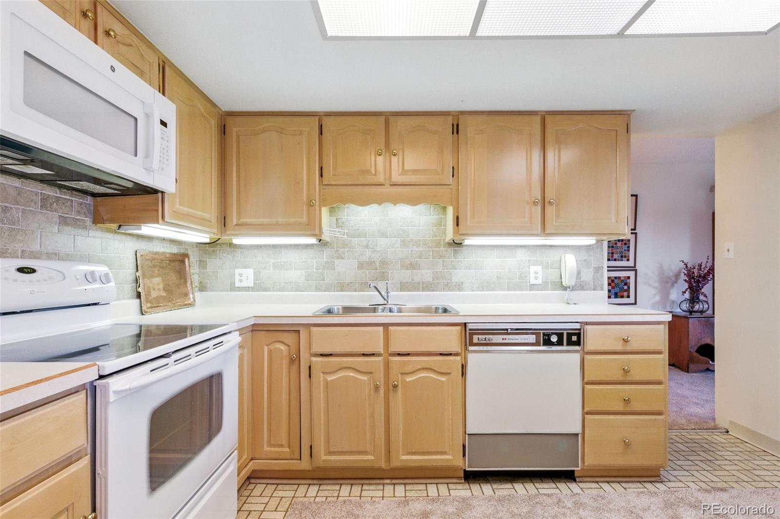 MLS Image #6 for 14050 e linvale place,aurora, Colorado