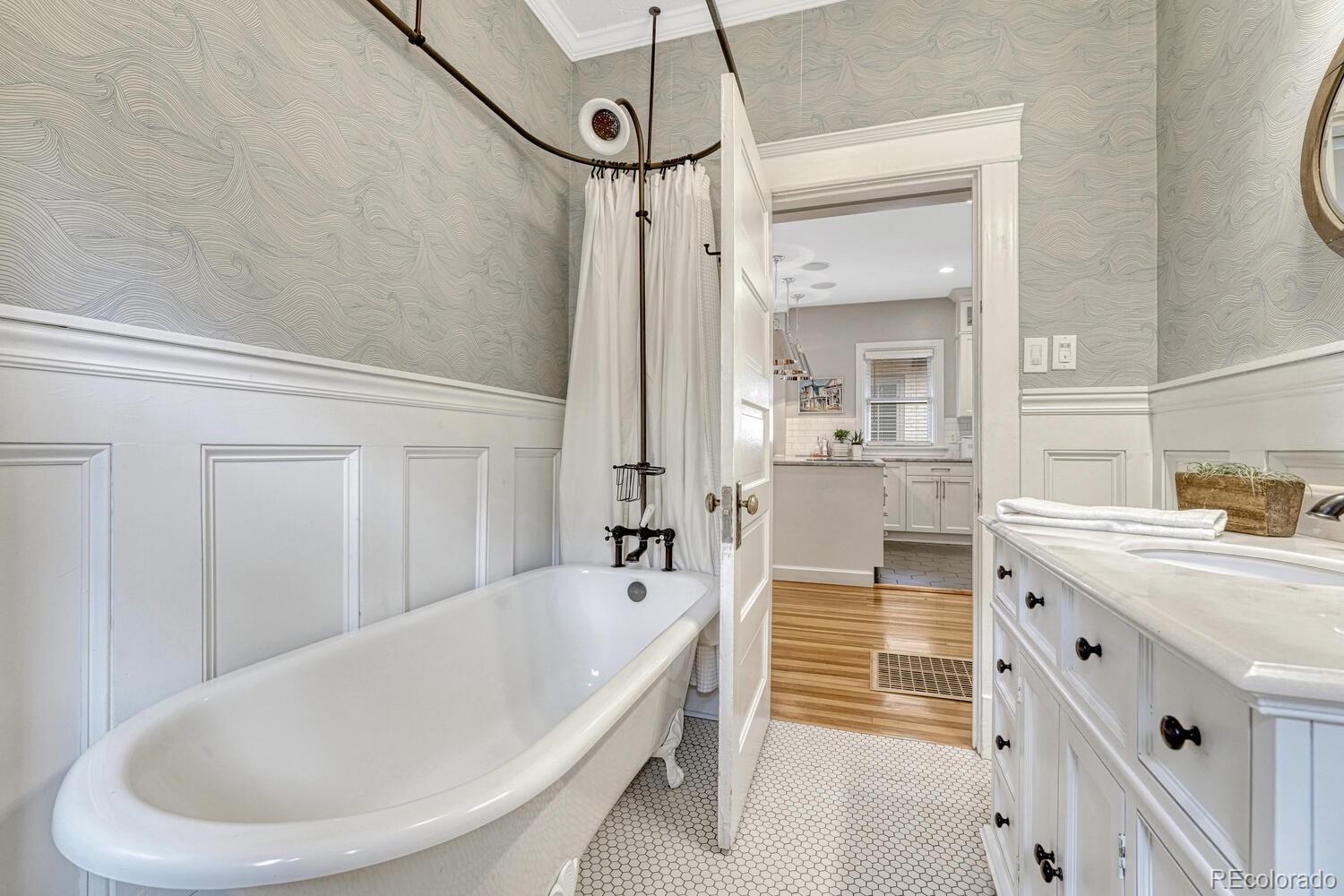 MLS Image #26 for 549 n ogden street,denver, Colorado