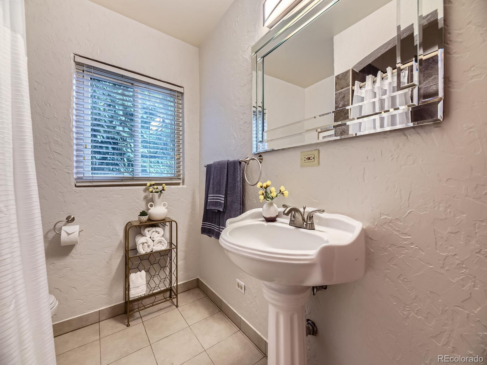 MLS Image #27 for 2260  leyden street,denver, Colorado