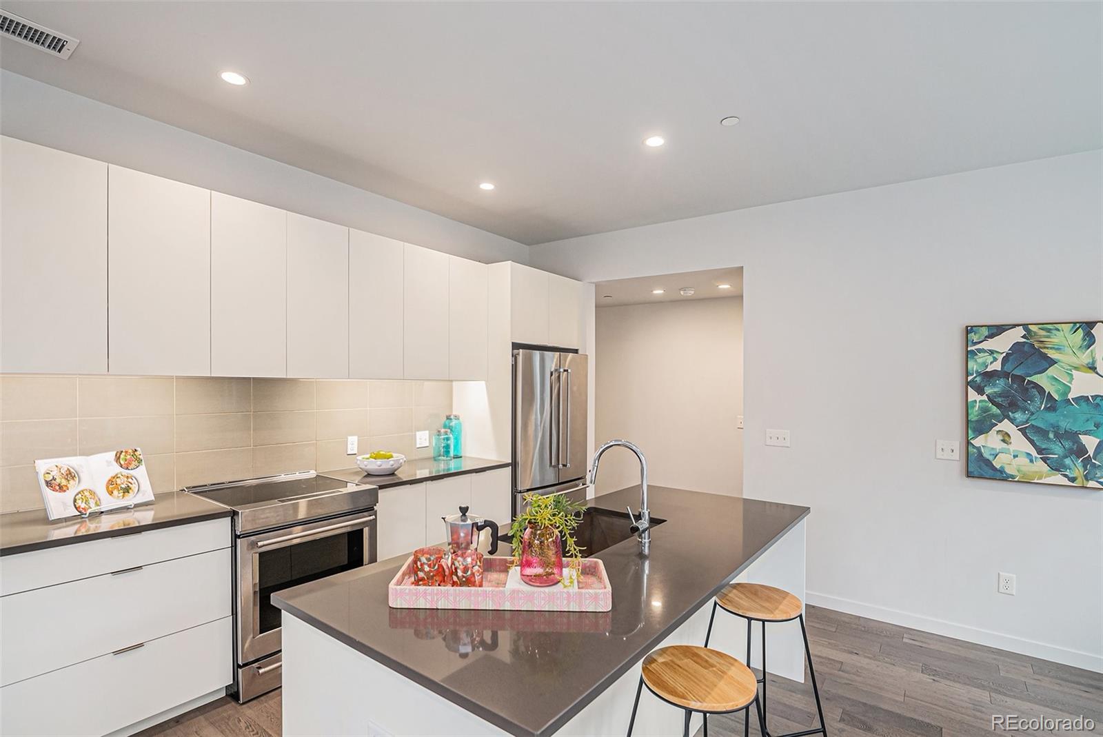 MLS Image #13 for 1300 n ogden street,denver, Colorado