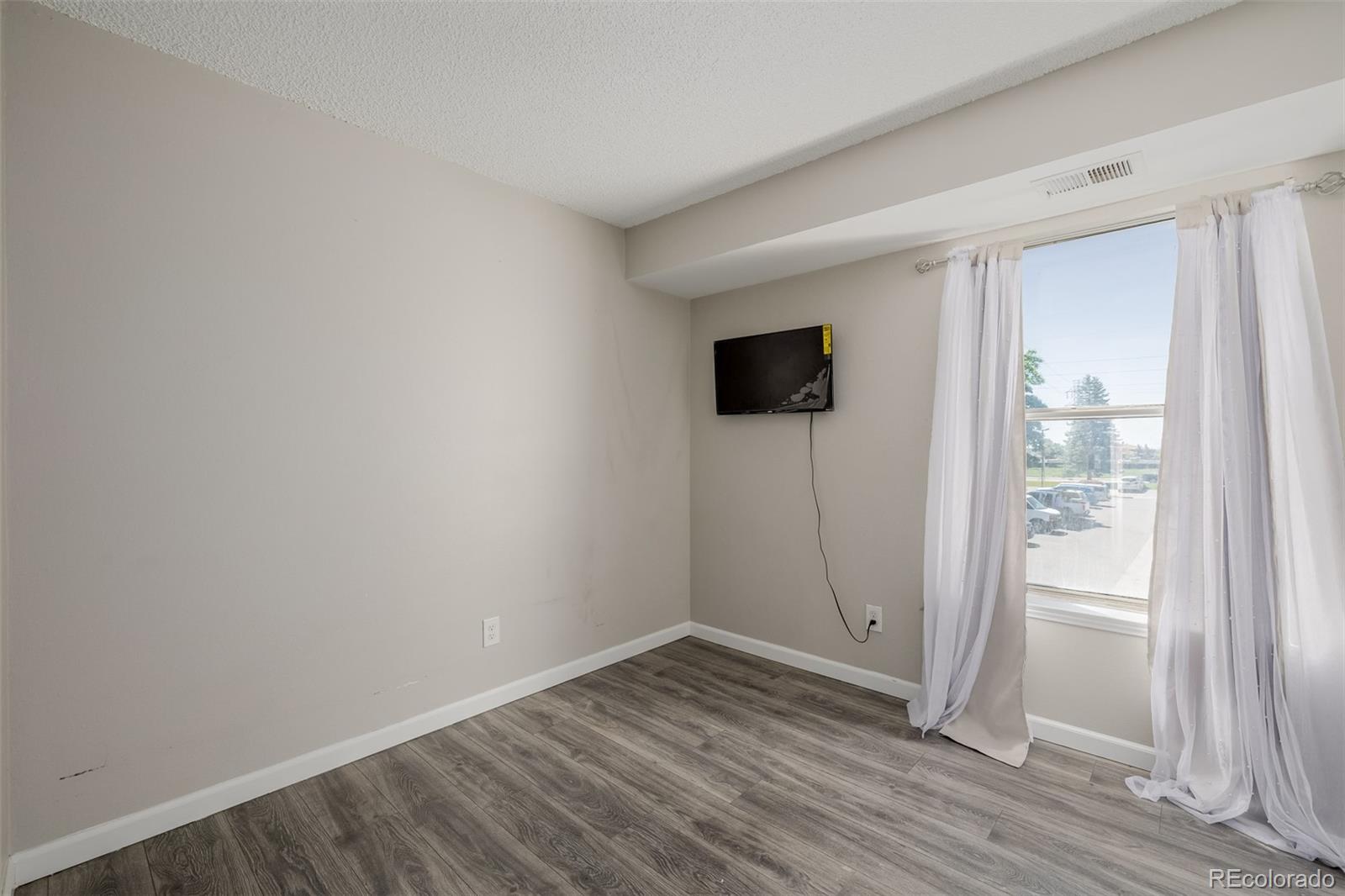 MLS Image #15 for 8843  colorado boulevard,thornton, Colorado