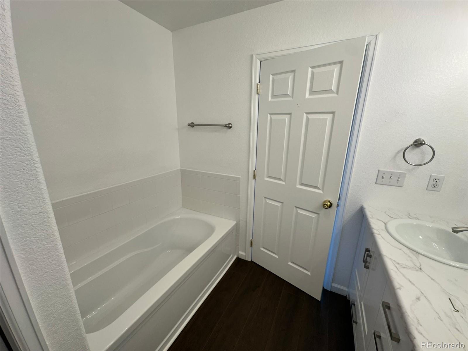 MLS Image #15 for 15555 e 40th avenue,denver, Colorado