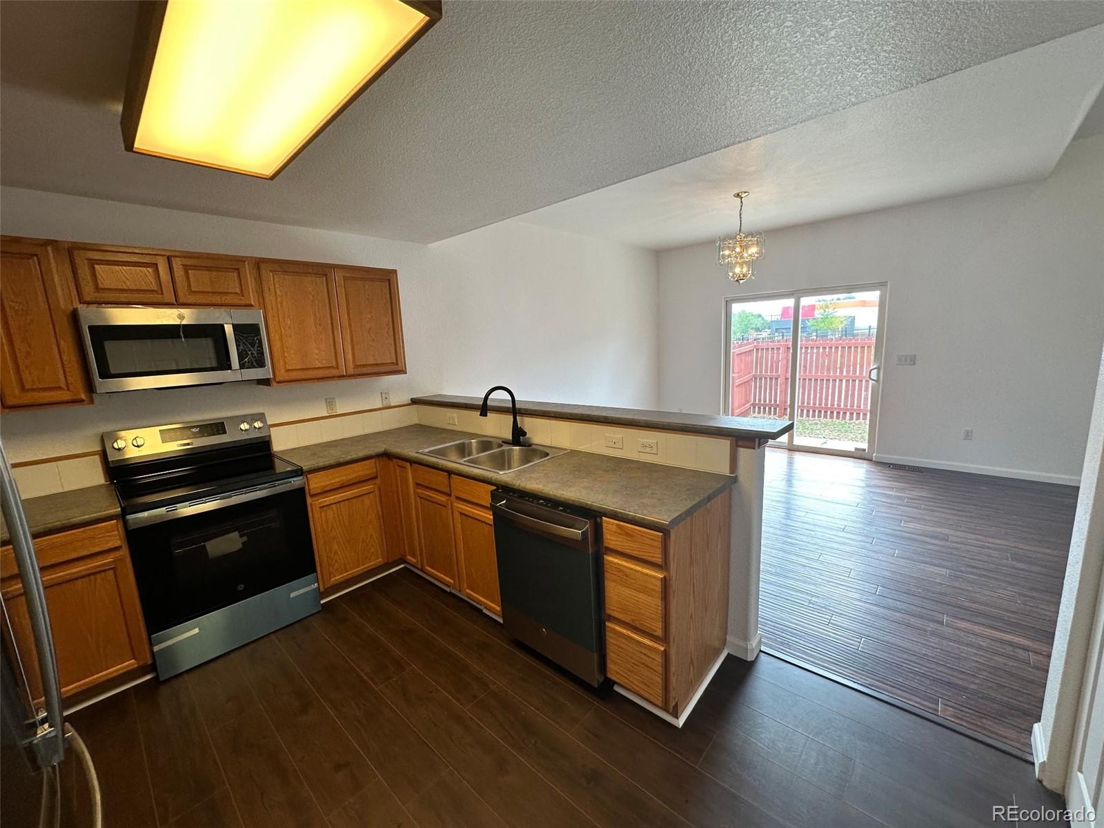 MLS Image #8 for 15555 e 40th avenue,denver, Colorado