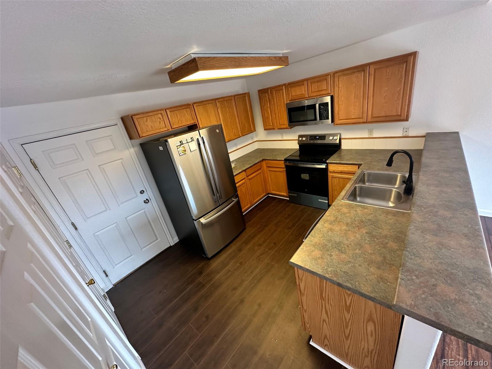 MLS Image #9 for 15555 e 40th avenue,denver, Colorado