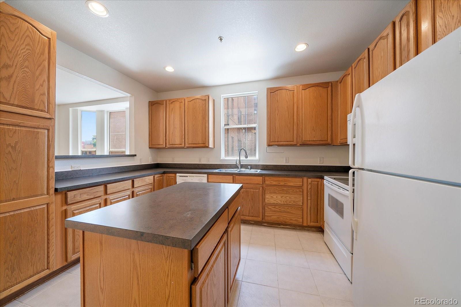MLS Image #4 for 1521  vine street 101,denver, Colorado