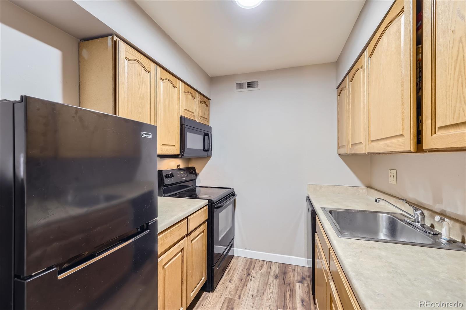 MLS Image #6 for 3653 s sheridan boulevard 16,denver, Colorado