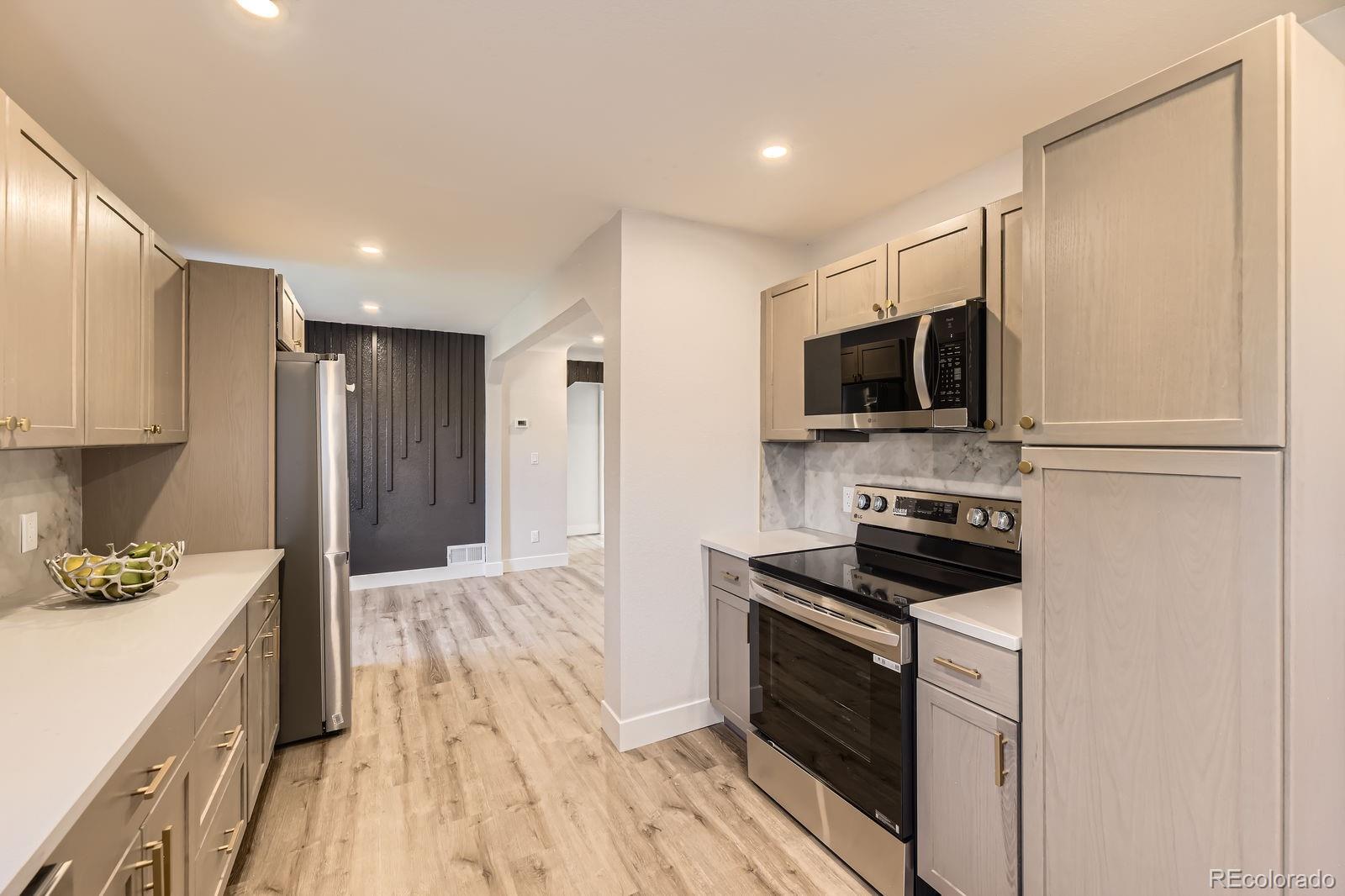 MLS Image #8 for 1640  iola street,aurora, Colorado
