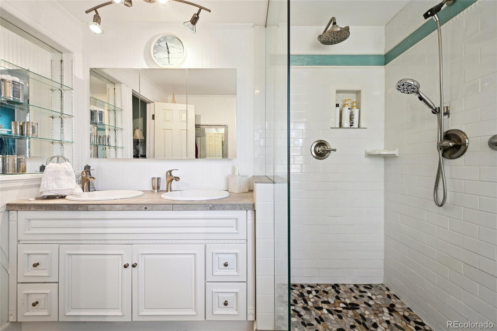 MLS Image #19 for 8664 e monmouth place,denver, Colorado