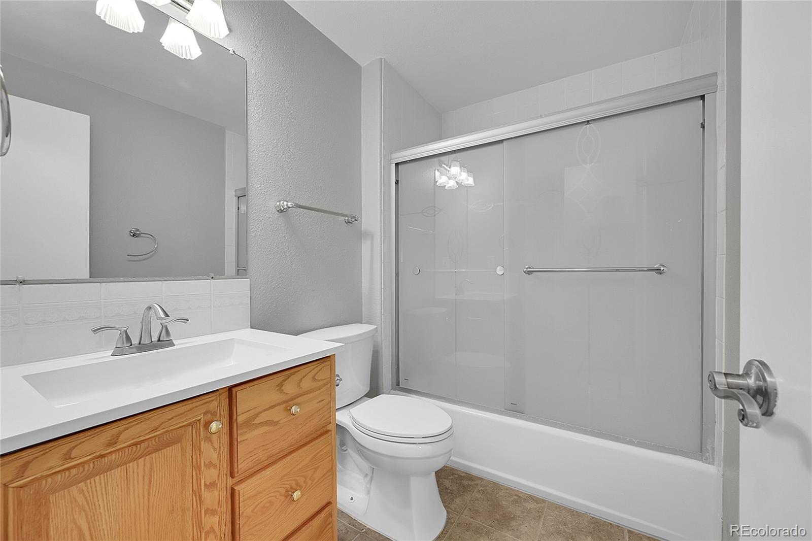 MLS Image #13 for 4722 s xenia street,denver, Colorado
