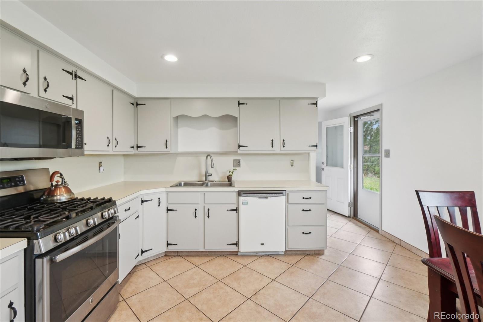 MLS Image #1 for 12734  anhawa avenue,longmont, Colorado