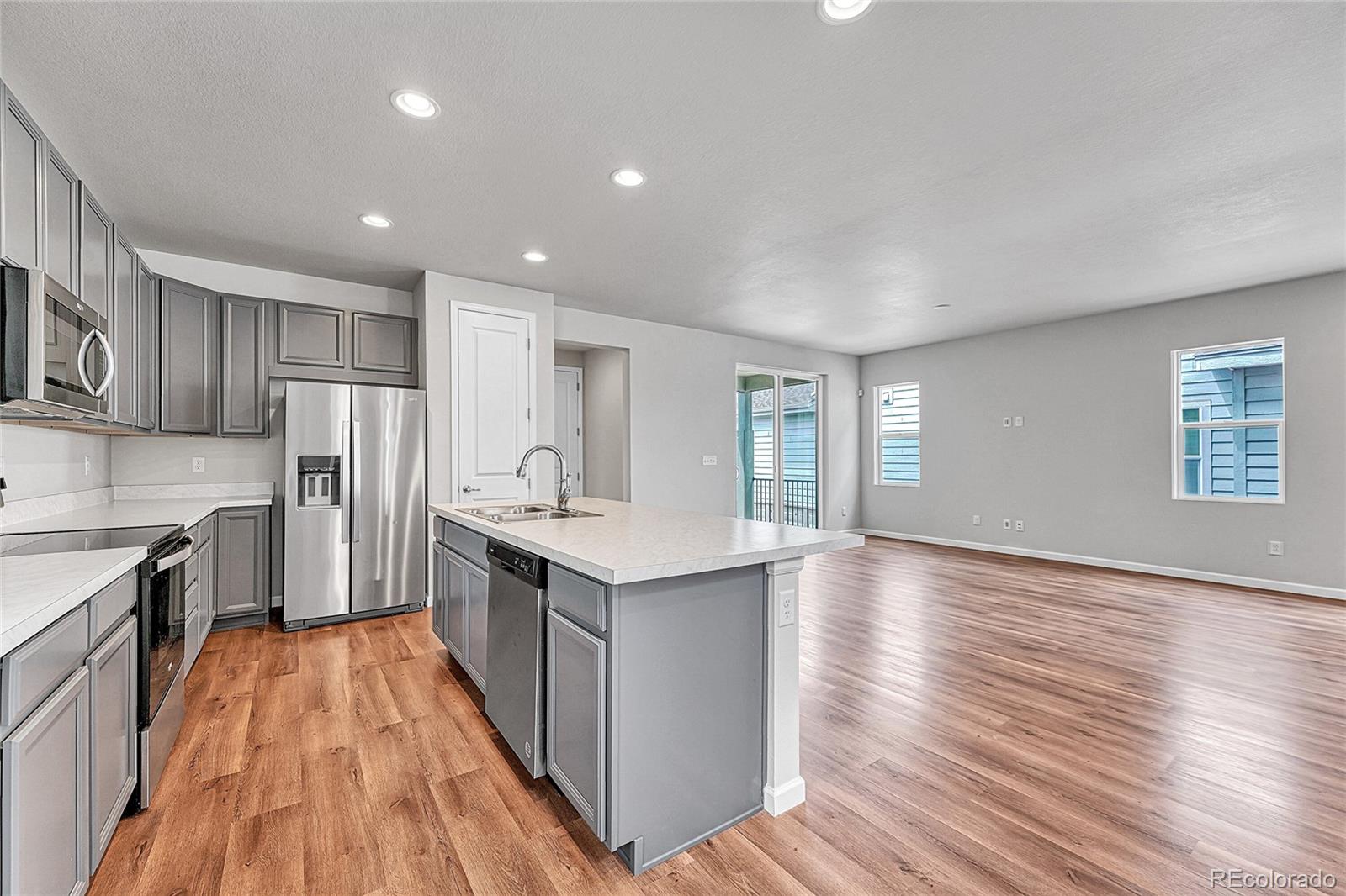 MLS Image #11 for 8911  eagle river street,littleton, Colorado