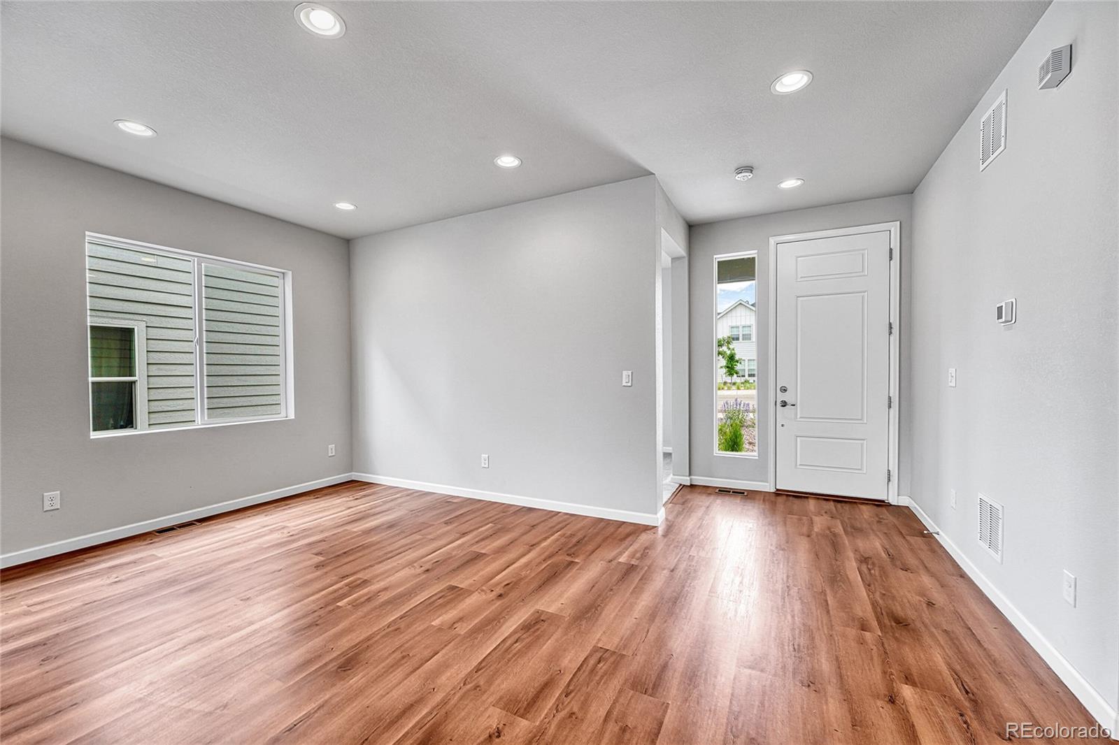 MLS Image #3 for 8911  eagle river street,littleton, Colorado