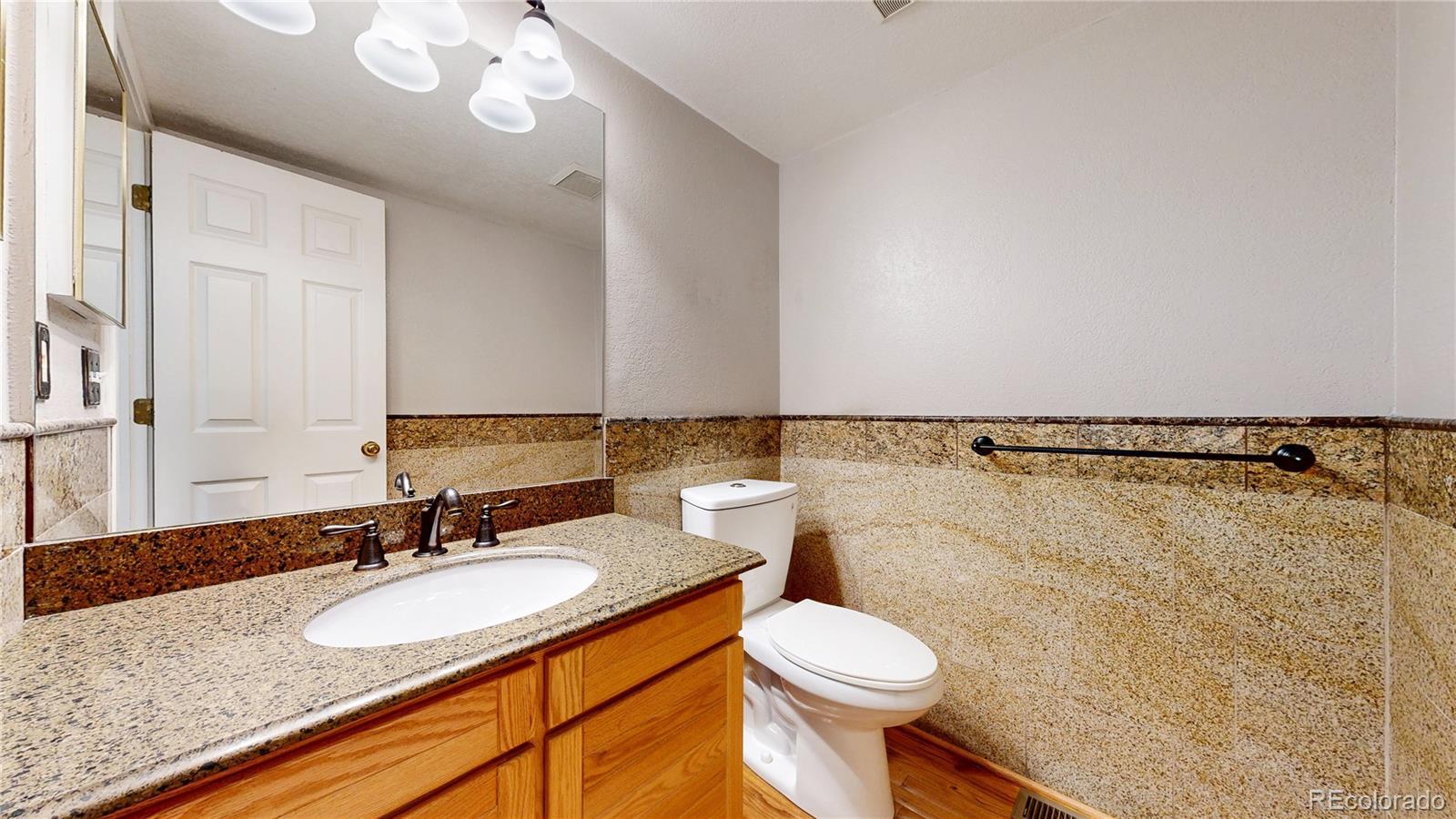 MLS Image #12 for 2220 s yosemite circle,denver, Colorado