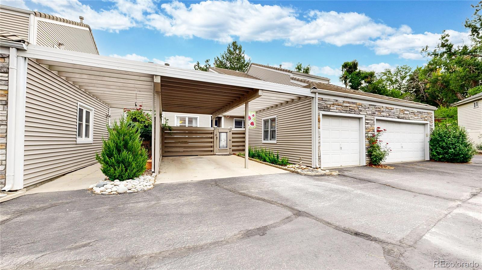 MLS Image #41 for 2220 s yosemite circle,denver, Colorado