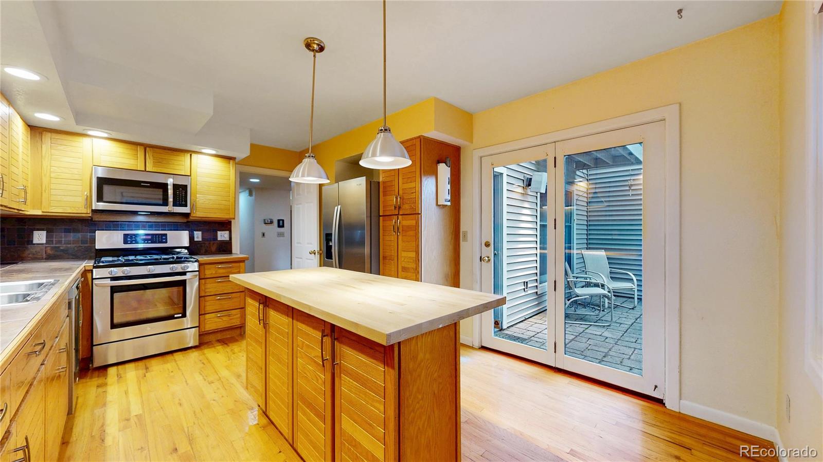 MLS Image #8 for 2220 s yosemite circle,denver, Colorado