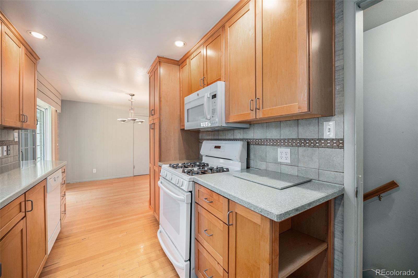 MLS Image #7 for 8675 w 60th avenue,arvada, Colorado