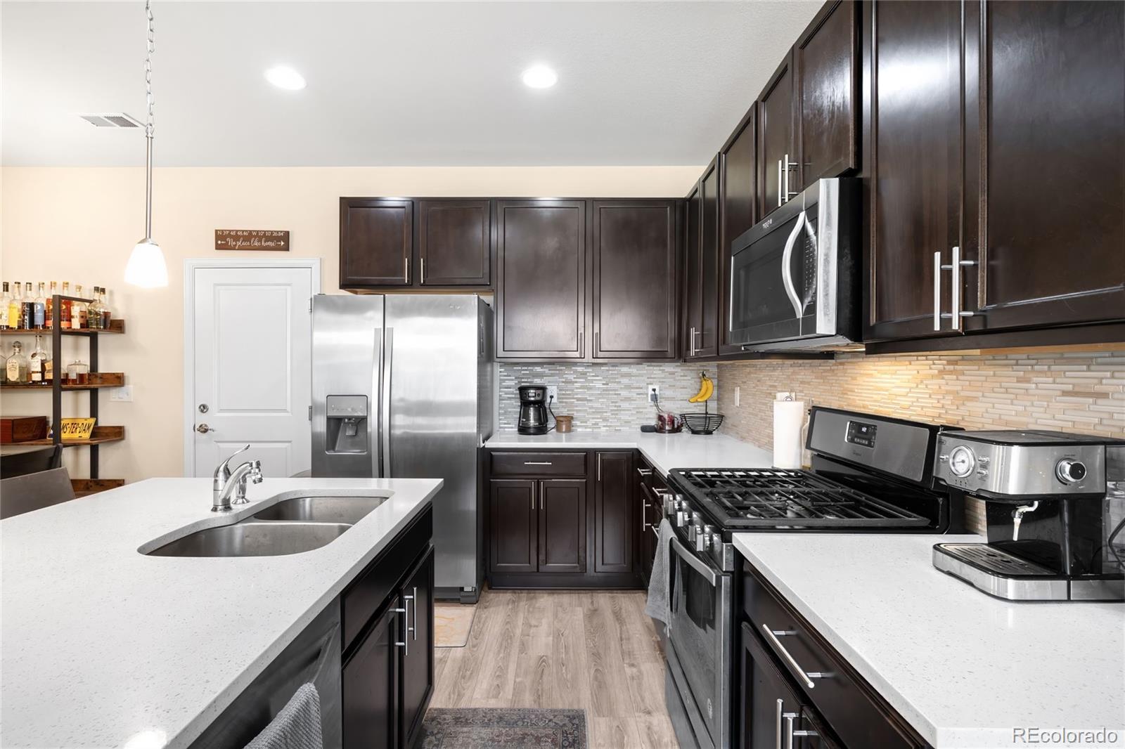 MLS Image #6 for 15546 w 64th loop,arvada, Colorado