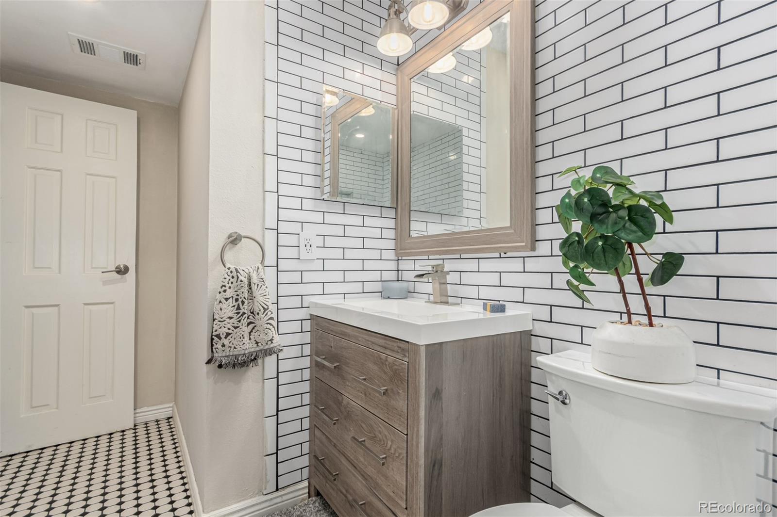 MLS Image #19 for 8335  fairmount drive,denver, Colorado