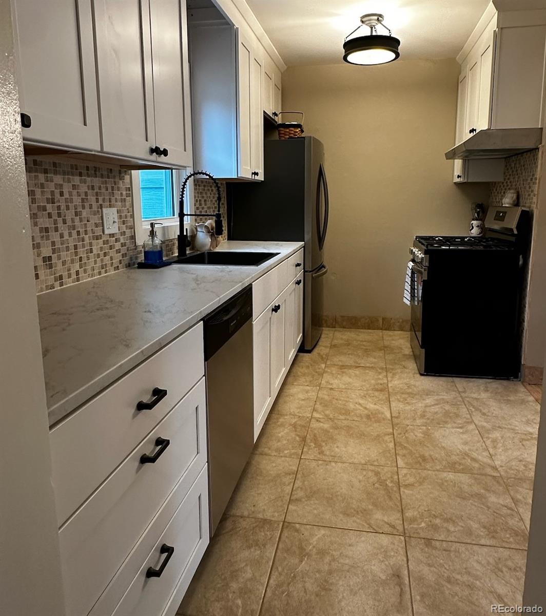 MLS Image #11 for 1364  iola street,aurora, Colorado