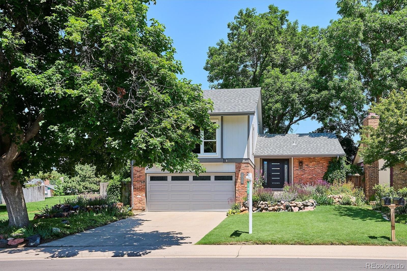 MLS Image #2 for 12651 e bates circle,aurora, Colorado