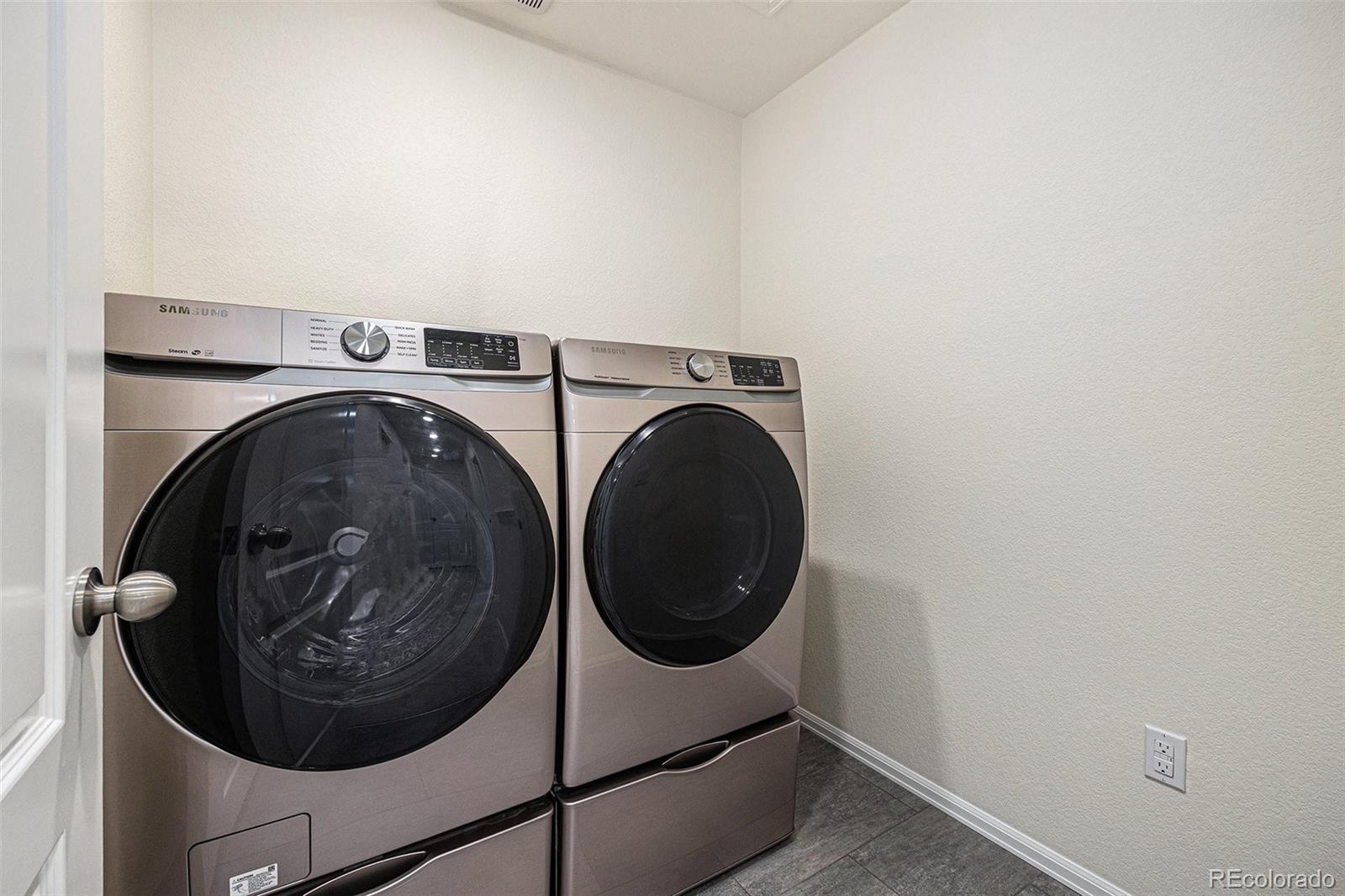 MLS Image #13 for 26267 e 3rd avenue,aurora, Colorado